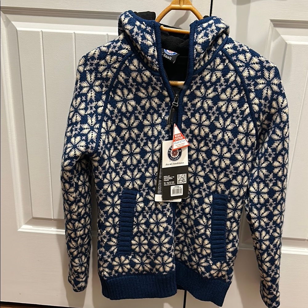 Icelandic Blue and White Zip Up Jacket with Nordic Pattern